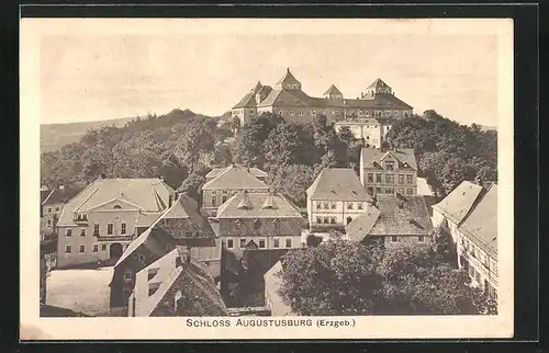 AK Augustusburg / Erzgebirge, Schloss mit Ortsansicht