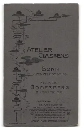 Fotografie Atelier Classens, Bonn-Godesberg, Wenzelgasse 45, Portrait in Weiss gekleidetes Mädchen zur Kommunion