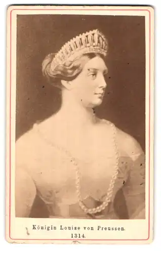 Fotografie Fotograf und Ort unbekannt, Portrait Königin Louise von Preussen mit Krone und Kette