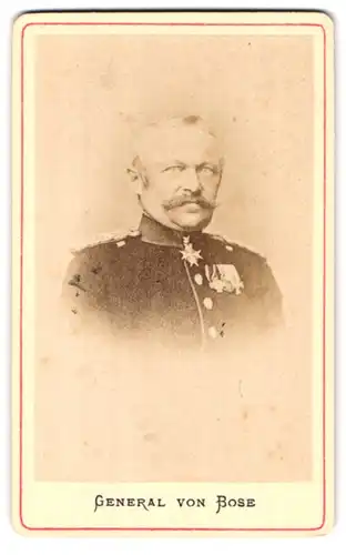 Fotografie Fotograf und Ort unbekannt, Portrait General von Bose mit Ordenspange in Uniform, Pour le Merit Orden