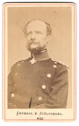 Fotografie Fotograf und Ort unbekannt, Portrait General von Stülpnagel in Uniform mit Orden und Epauletten
