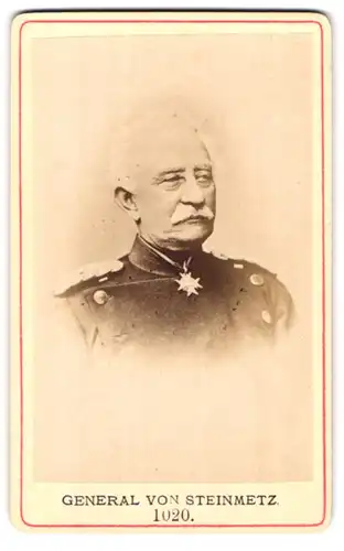 Fotografie Fotograf und Ort unbekannt, Portrait General von Steinmetz in Chevaulegers Uniform mit Orden