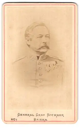 Fotografie Fotograf und Ort unbekannt, Portrait General Graf Friedrich von Bothmer mit Ordenspange und Epauletten