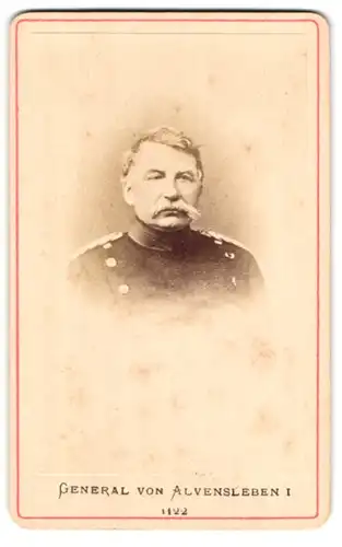 Fotografie Fotograf und Ort unbekannt, Portrait General von Alvenleben I, in Uniform mit Moustache