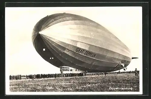 AK Luftschiff Graf Zeppelin bei der erfolgreichen Landung