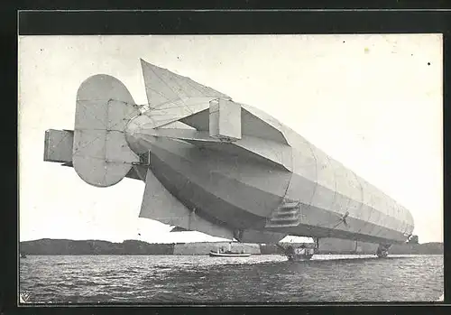AK Zeppelins Luftschiff, Neues Modell, Vor dem Aufstieg