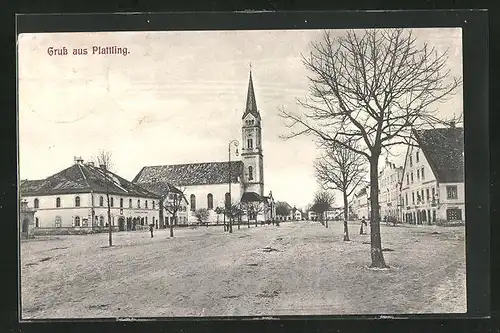 AK Plattling, Strassenpartie im Zentrum mit Kirche