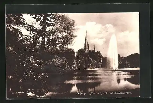 AK Leipzig, Johannapark mit Lutherkirche und Fontäne