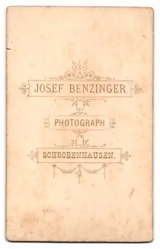 Fotografie Josef Benzinger, Schrobenhausen, Portrait niedliches Mädchen im Kleid