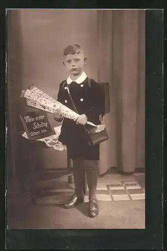 Foto-AK ABC-Schütze mit Zuckertüte an seinem ersten Schultag 1934