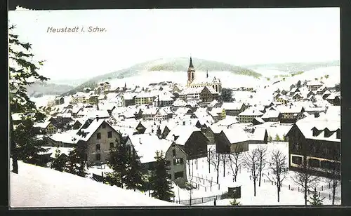 AK Neustadt i. Schw., Totalansicht im Schnee mit Kirchturm