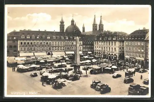 AK Würzburg, Markt mit Geschäften und Parkplatz