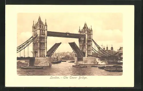 AK London, The Tower Bridge, opened for sea traffic