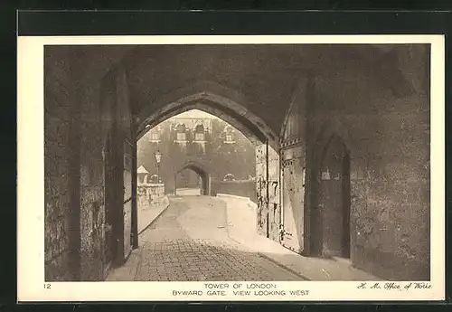 AK London, Tower of London, Byward Gate, View Looking West