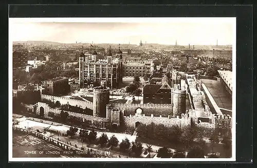 AK London, Tower of London from Tower Bridge