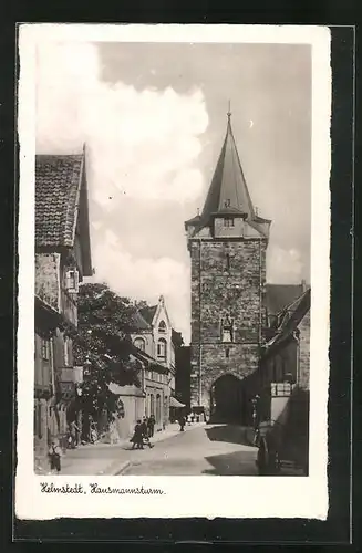 AK Helmstedt, Strassenpartie mit Blick auf den Hausmannsturm