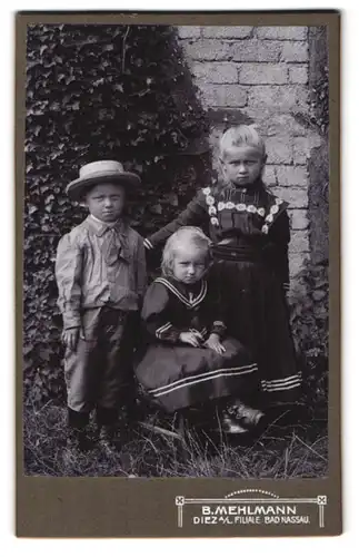 Fotografie B. Mehlmann, Diez a / L., Portrait kleiner Junge mit zwei Mädchen in modischer Kleidung