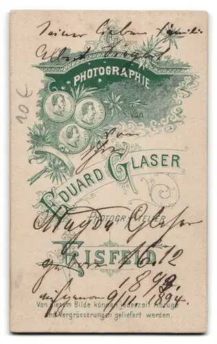 Fotografie Eduard Glaser, Eisfeld, Portrait süsses Kleinkind im weissen Kleid