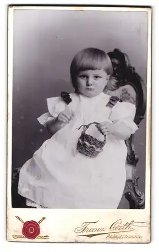 Fotografie Franz Orth, Aschaffenburg, Alexandrastrasse 1 b, Portrait kleines Mädchen im weissen Kleid