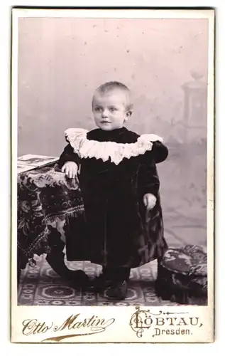 Fotografie Otto Martin, Dresden-Löbtau, Reisewitzerstrasse 18, Portrait kleines Mädchen im hübschen Kleid
