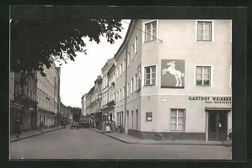 AK Braunau / Inn, Partie an der Linzerstrasse mit Gasthof