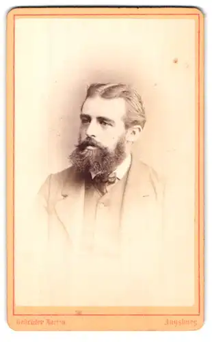 Fotografie Gebrüder Martin, Augsburg, Bahnhofstr. 22, Portrait charmanter Mann mit Vollbart