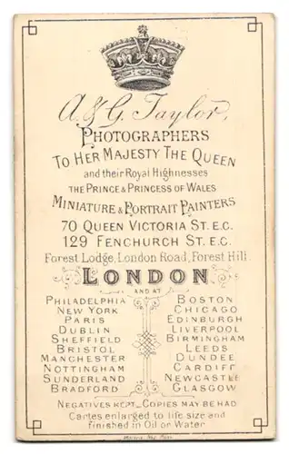 Fotografie A. & G. Taylor, London, 70 Queen Victoria Street, Portrait charmanter junger Mann mit Bart
