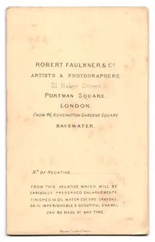 Fotografie R. Faulkner, London, 21 Baker Street, Portrait charmanter junger Mann mit Vollbart