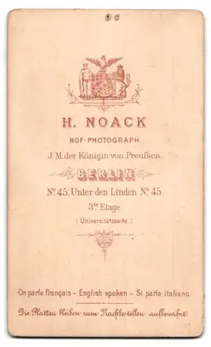 Fotografie H. Noack, Berlin, Unter den Linden 45, Portrait stolze blonde Mutter mit süsser Tochter