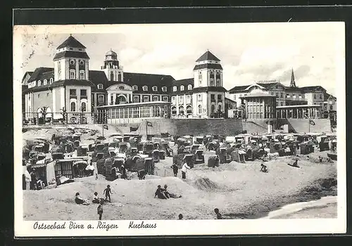 AK Binz a. Rügen, Menschen am Strand vor dem Kurhaus