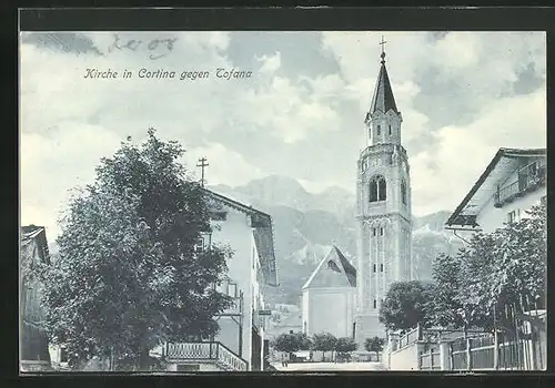 AK Cortina, an der Kirche