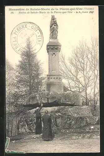 AK Saint-Léger-Vauban, Monastère de Sainte-Marie de la Pierre-qui-Vire, Statue