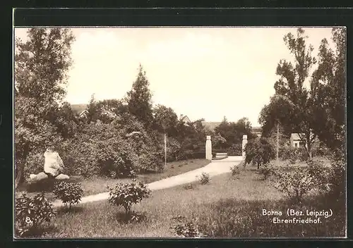 AK Borna / Sachsen, am Ehrenfriedhof