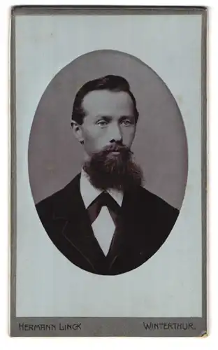 Fotografie Hermann Linck, Winterthur, St. Georgenstr. 38, Portrait junger Herr mit Vollbart