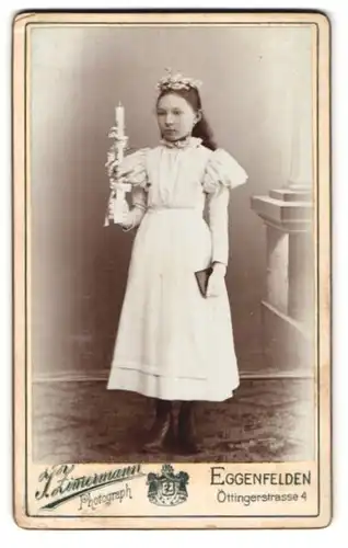 Fotografie Atelier Zimmermann, Eggenfelden, Öttingerstr. 4, Mädchen mit Kerze & Bibel nach der Konfirmation