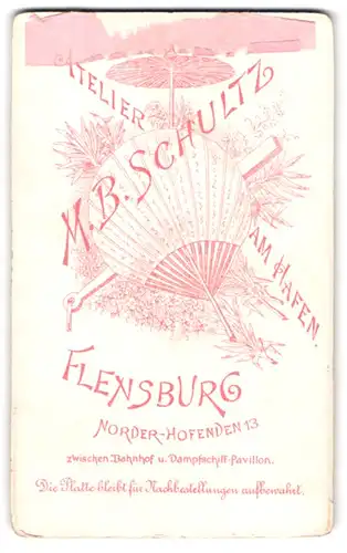 Fotografie M. B. Schultz, Flensburg, Norder-Hofenden 13, Darstellung Bambus Fächer