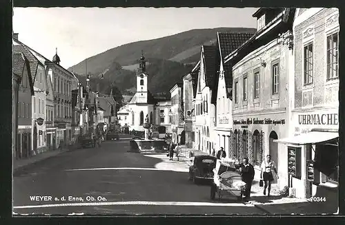 AK Weyer / Enns, Strassenpartie im Sonnenschein mit Kirche