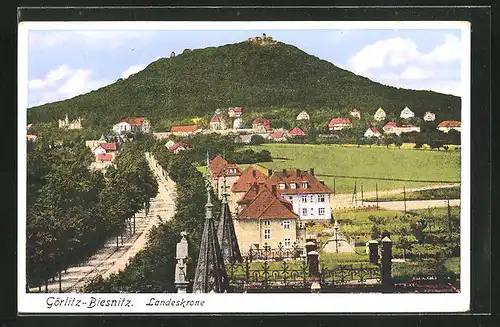 AK Görlitz-Biesnitz, Blick auf die Landeskrone und den Ort