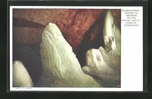 AK Obertraun, Dachstein-Rieseneishöhle - Eisberge und Eissäulen im Parzivaldom