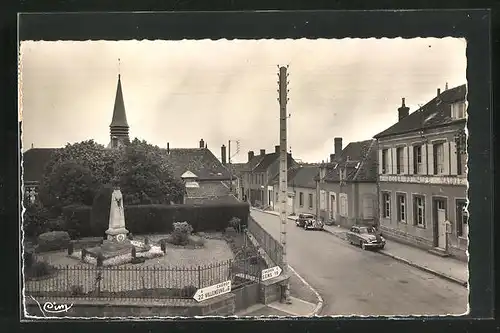 AK Montacher, Le Monument commèmoratif et la Mairie