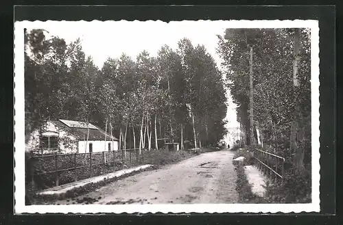 AK Chamvres, Entrèe du pays - Route de Paroy