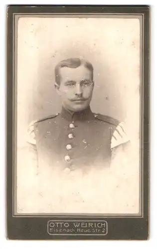 Fotografie Otto Weirich, Eisenach, Neue Str. 2, Portrait thüring. Soldat, Musiker, Schwalbennester