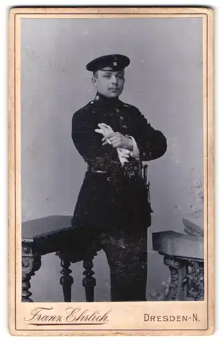 Fotografie Franz Ehrlich, Dresden-N., Königsbrückerstr. 105, Portrait junger Soldat in Ausgehuniform