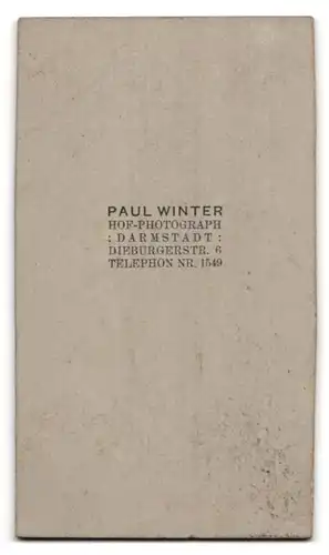 Fotografie Paul Winter, Darmstadt, Portrait Dieburgerstrasse 6, Portrait halbwüchsiger Knabe im Anzug mit Krawatte
