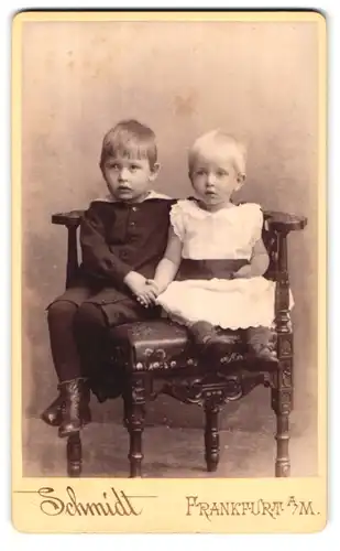 Fotografie Schmidt, Frankfurt a /M., Rossmarkt 12, Portrait Kinderpaar in hübscher Kleidung