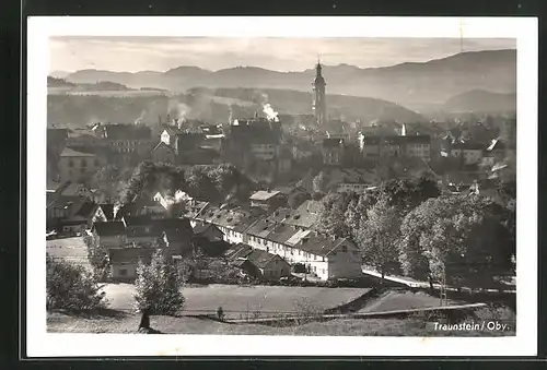 AK Traunstein /Oby., Blick auf die Stadt mit Kirchturm