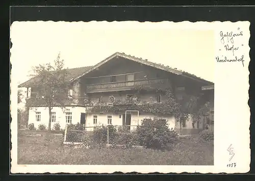 AK Niederndorf, Gasthaus Rose mit Gartenpartie