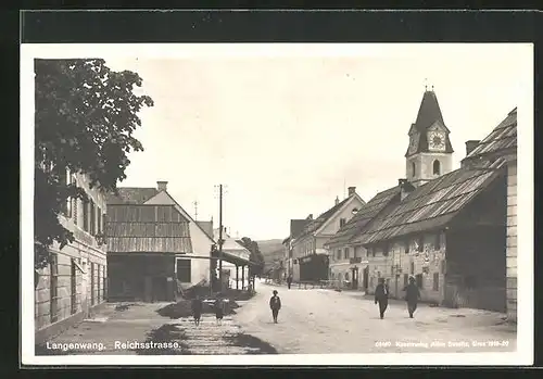 AK Langenwang, Reichsstrasse mit Passanten