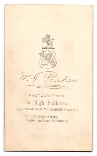 Fotografie W. G. Parker, London, 45, High Holborn, Portrait modisch gekleideter Herr mit Bart
