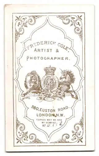 Fotografie Frederick Cole, London-NW, 380, Euston Road, Portrait modisch gekleideter Herr mit Bart